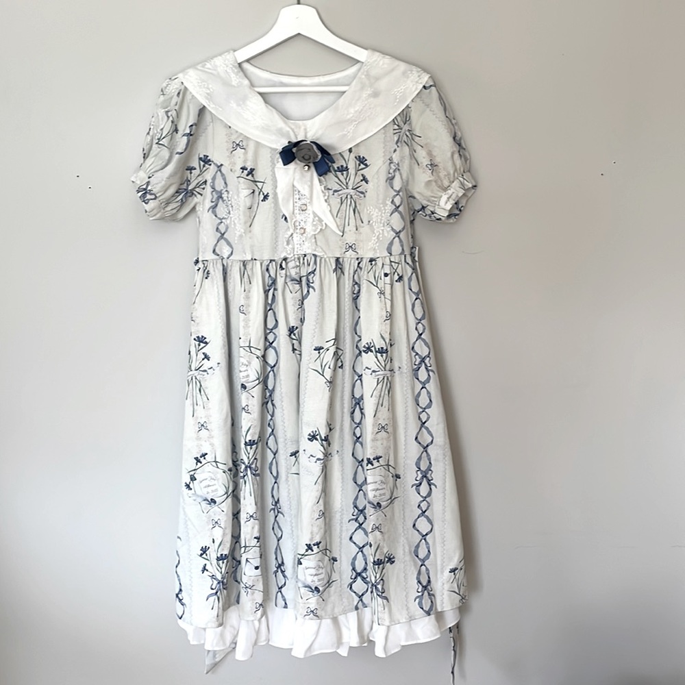 Lolita dress